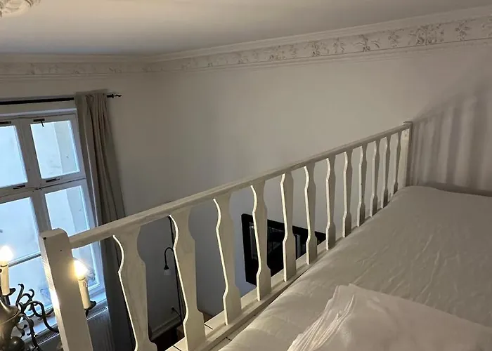 Kamienica Srodmiescie 19a * وارسو